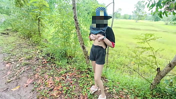 Gadis Thailand Jalan-jalan Sambil Memamerkan Memeknya Di Pinggir Jalan, Suara Thai Jelas Banget
