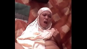 Gadis Panas Mengocok Memek Live Di Twitter @sexyber69 Sambil Merintih Nikmat