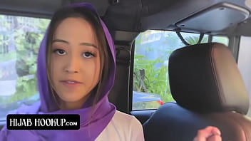 Alexia Anders, Gadis Muslim Yang Diam-diam Membawa Pacarnya Untuk Kenikmatan Terlarang Dan Ketahuan Ayah