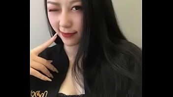 Em Lê Tân Vũ Phương Bị địt Sướng đến Phê Người Trong Clip Nóng Bỏng