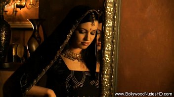 Gadis Seksi Dari India Yang Suka Bermain-main Dan Menggoda