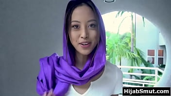 Gadis Muslimah Tergoda Nafsu Tak Bisa Berhenti Membayangkan Ranjang Panas