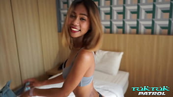Tuktuk Patrol Bangkok Thai Babe Dihisap Penuh Kontol Gede