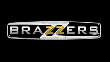 Brazzers, Pornstar Panas!!! Payudara Besar Menggoda