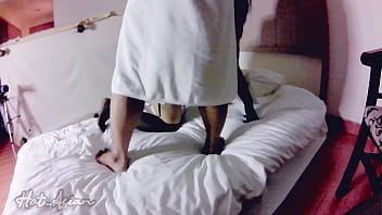 Gadis Asia Manis Menawarkan Memeknya Yang Sempit Dan Montok Untuk Ditukar Dengan Uang, Benar-benar Panas Dan Menggoda