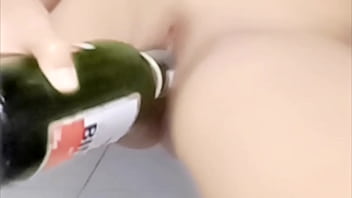 Ngentot Botol Sampai Muncrat Ke Mana-mana