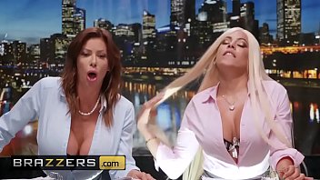 **berita Mesum: Alexis Fawx, Luna Star, Dan Johnny Sins Beraksi Gila-gilaan Di Brazzers**