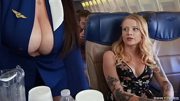 Pramugari Nakal: Bagian 2 – Angela White / Brazzers – Masukkan Kode Xvpromo Untuk Diskon Eksklusif