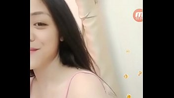 Tetesan Puting Cewek Vietnam Di Bigo Live Bikin Panas