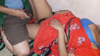 Gadis India Dan Temannya Bersembunyi Untuk Berhubungan Intim