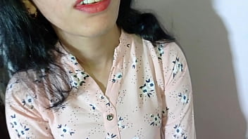Gadis Yang Menyewa Rumah Itu Akhirnya Ngentot Dengan Pemilik Kos Sampai Puas, Adegan Panas Full Hd Dengan Suara Desi Menggoda