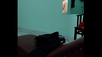 Ibu Dan Ayah Murid Bertemu Diam-diam Di Kamar Gelap