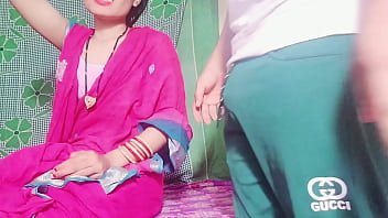 देवर ने भाभी की चूत में पहली बार लंड घुसेड़कर उसका पानी निकाल दिया