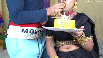 Pesta Seks Liar Untuk Merayakan Hari Lahir Dengan Gaya India Yang Panas