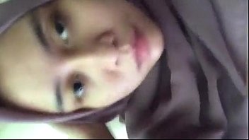 Gadis Berjilbab Yang Menggoda Dengan Karier Yang Membara