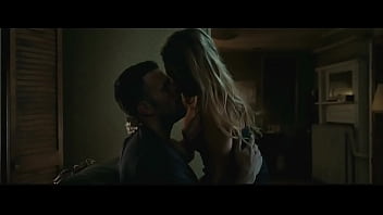 Blake Lively Menggoda Dalam Adegan Panas Di The Town (2011)