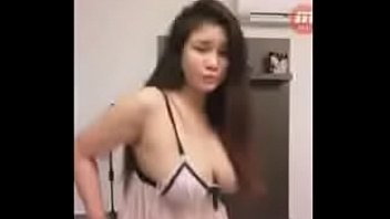 Live Streaming Rahasia Grup M: Tontonan Hot Dari Rumah Dengan Payudara Super Besar