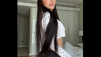 Gadis Arab Seksi Menggoda Dengan Gerakan Tarian Yang Membuat Nafsu Membara