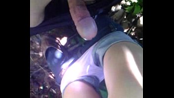 Malam Liar Di Hutan, Tubuh-tubuh Telanjang Bergumul Liar Di Atas Dedaunan