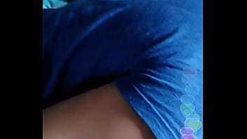 Gadis Vietnam Memamerkan Tubuh Seksi Di Bingolive