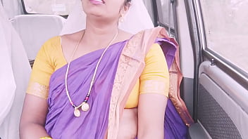 Pembantu India Ngesot Di Mobil Dengan Obrolan Mesum Telugu.